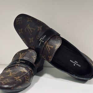 CHANEL Brown Flats Luxurious Loafers